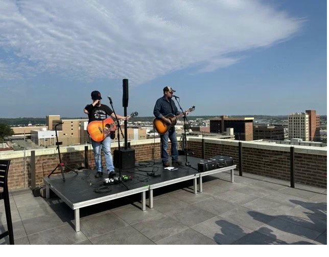 Full event with live music